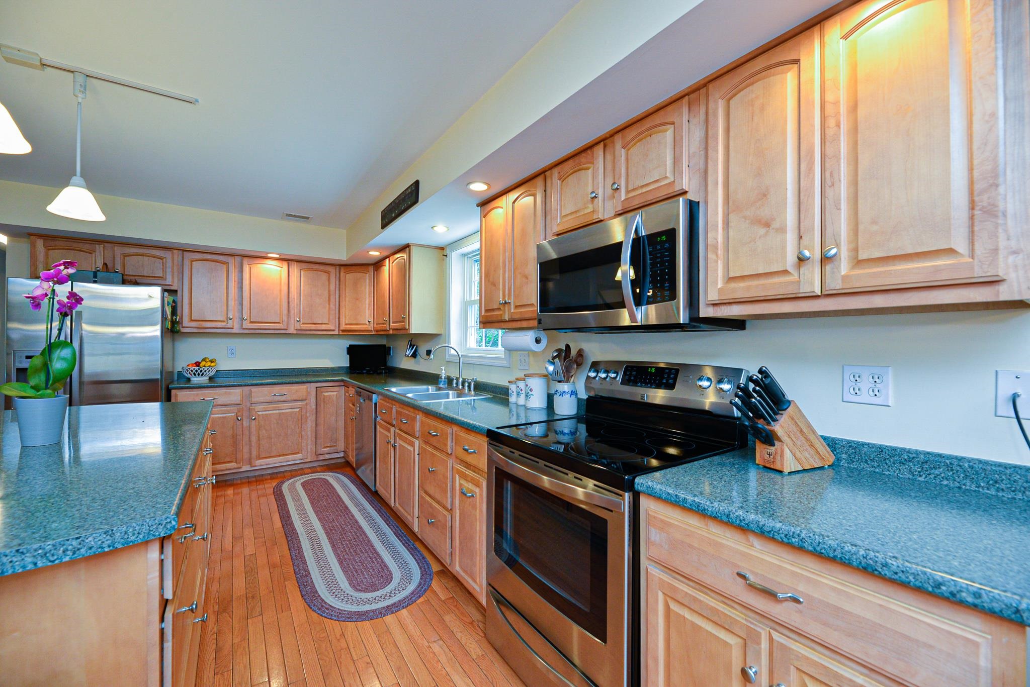 12 Oaklands Road Exeter, NH 03833 - Photo 17 of 40