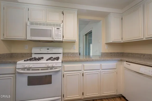 $669,000 | 883 Murdoch Lane, Ventura, CA 93003