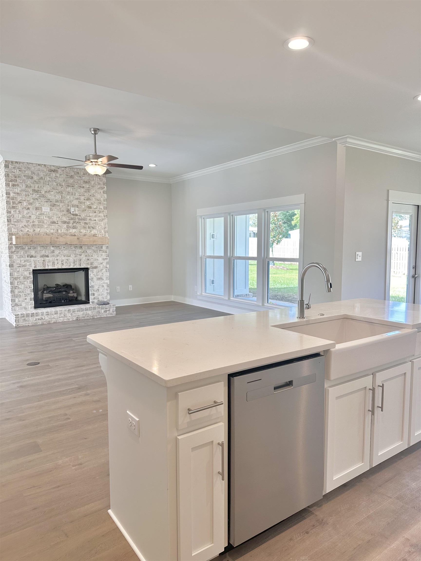 634 Kitfox Avenue Fairhope, AL 36532 - Photo 6 of 33 Kitchen