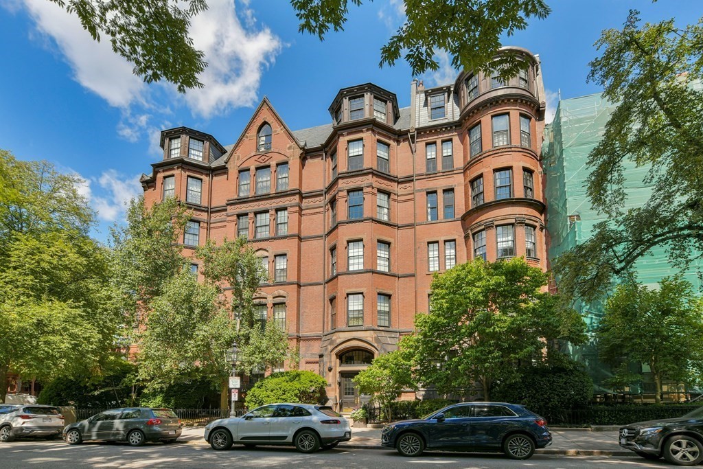 191 Commonwealth Avenue, Unit 3 Boston, MA 02116 - Photo 14 of 15