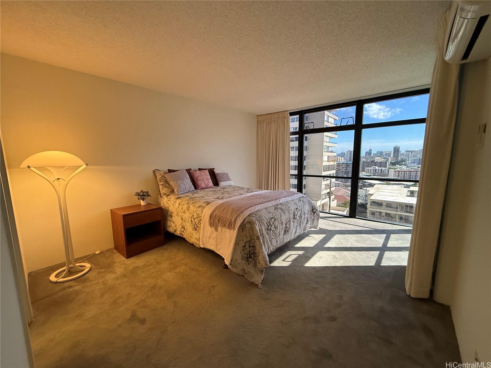 1015 Wilder Avenue, Unit 503 Honolulu, HI 96822 - Photo 11 of 17 Primary bedroom