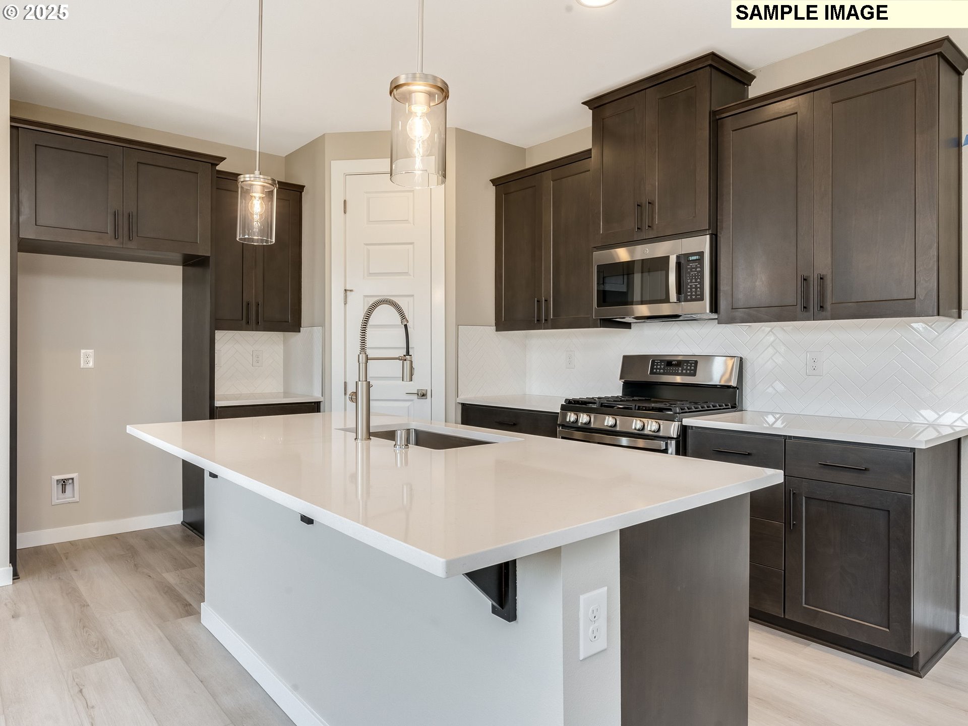 728 Northwest 178th Street Ridgefield, WA 98642 - Photo 8 of 36