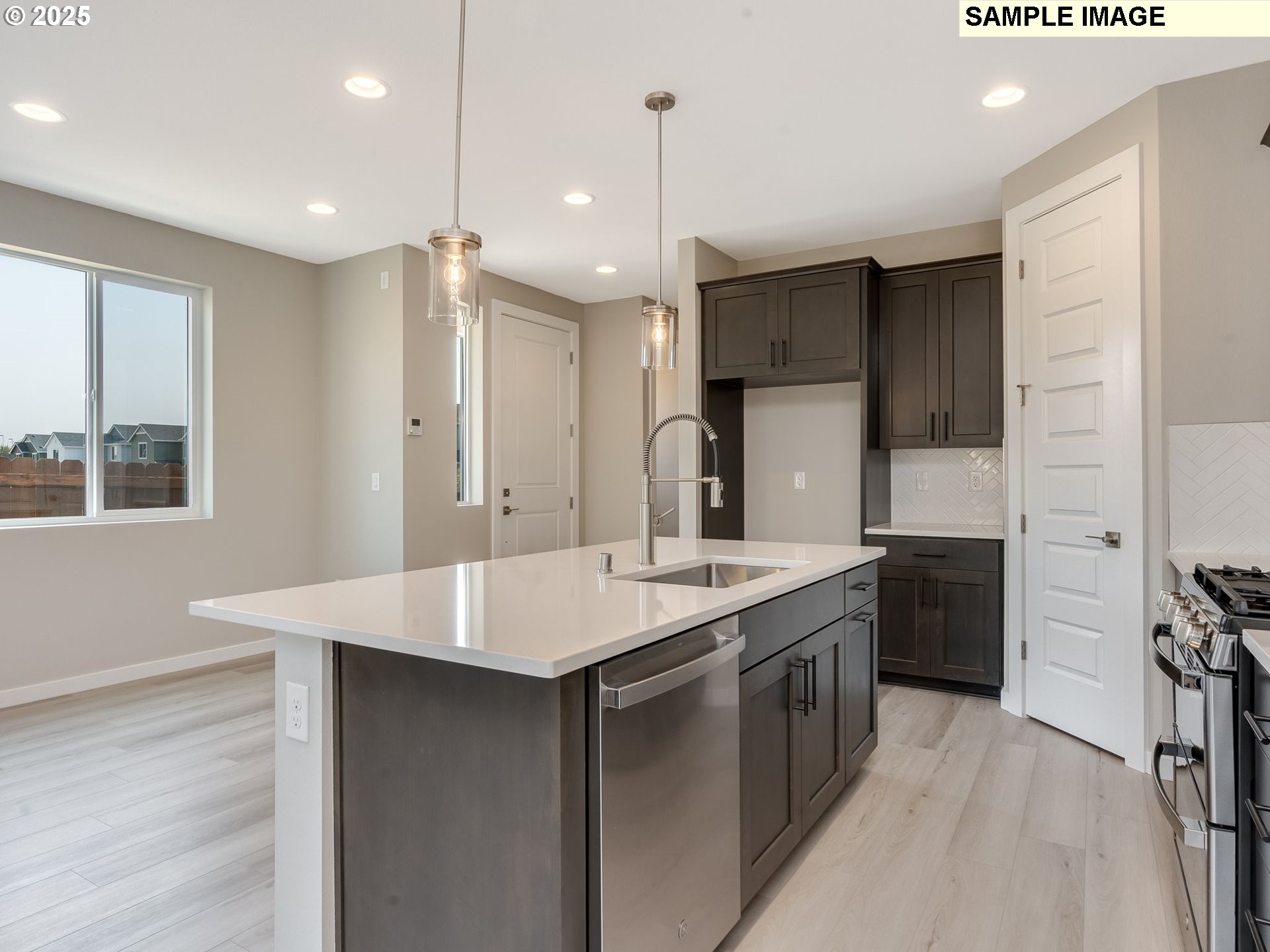 728 Northwest 178th Street Ridgefield, WA 98642 - Photo 9 of 36