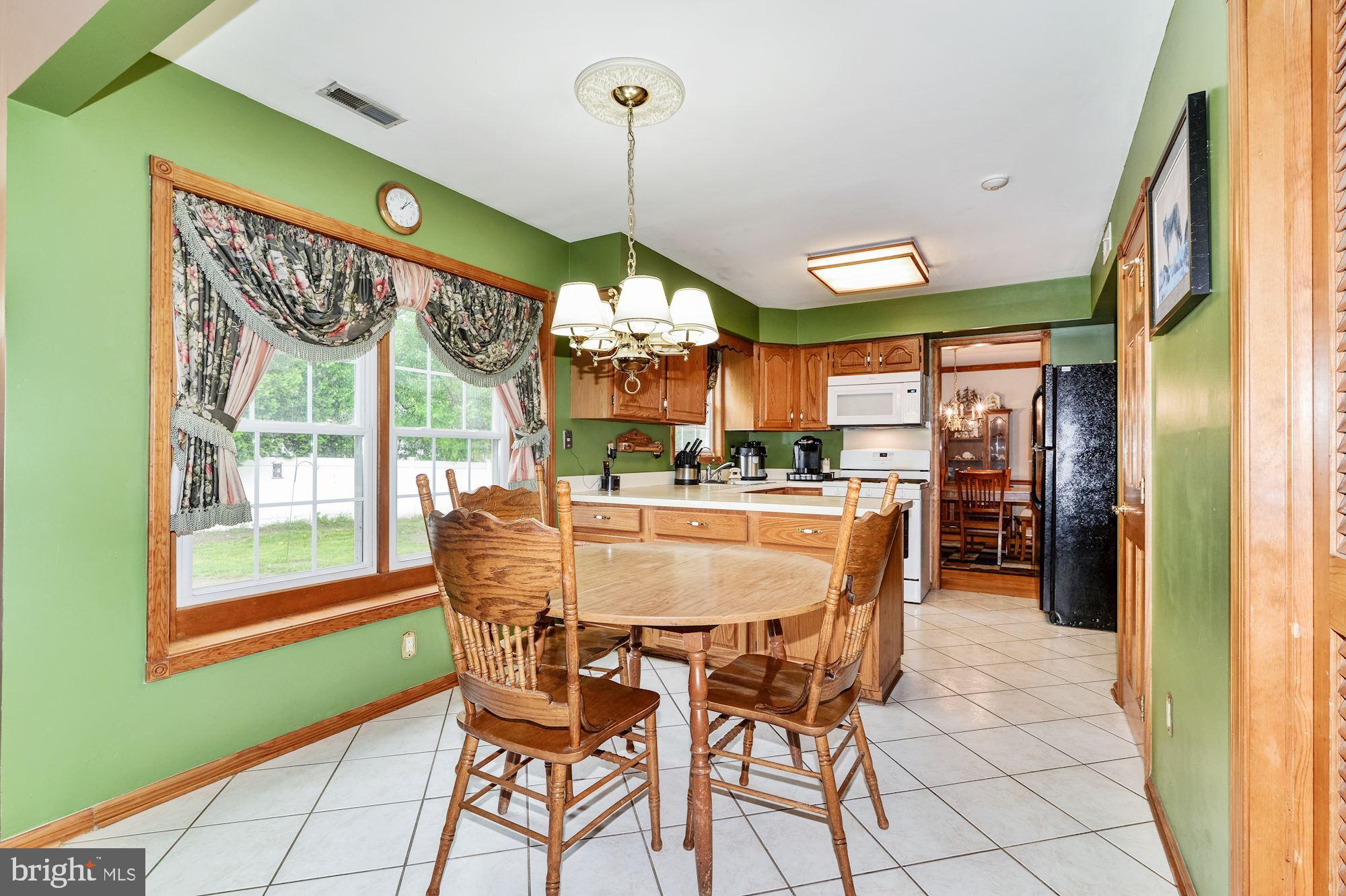 107 Timber Boulevard Brooklawn, NJ 08030 - Photo 11 of 33 Kitchen