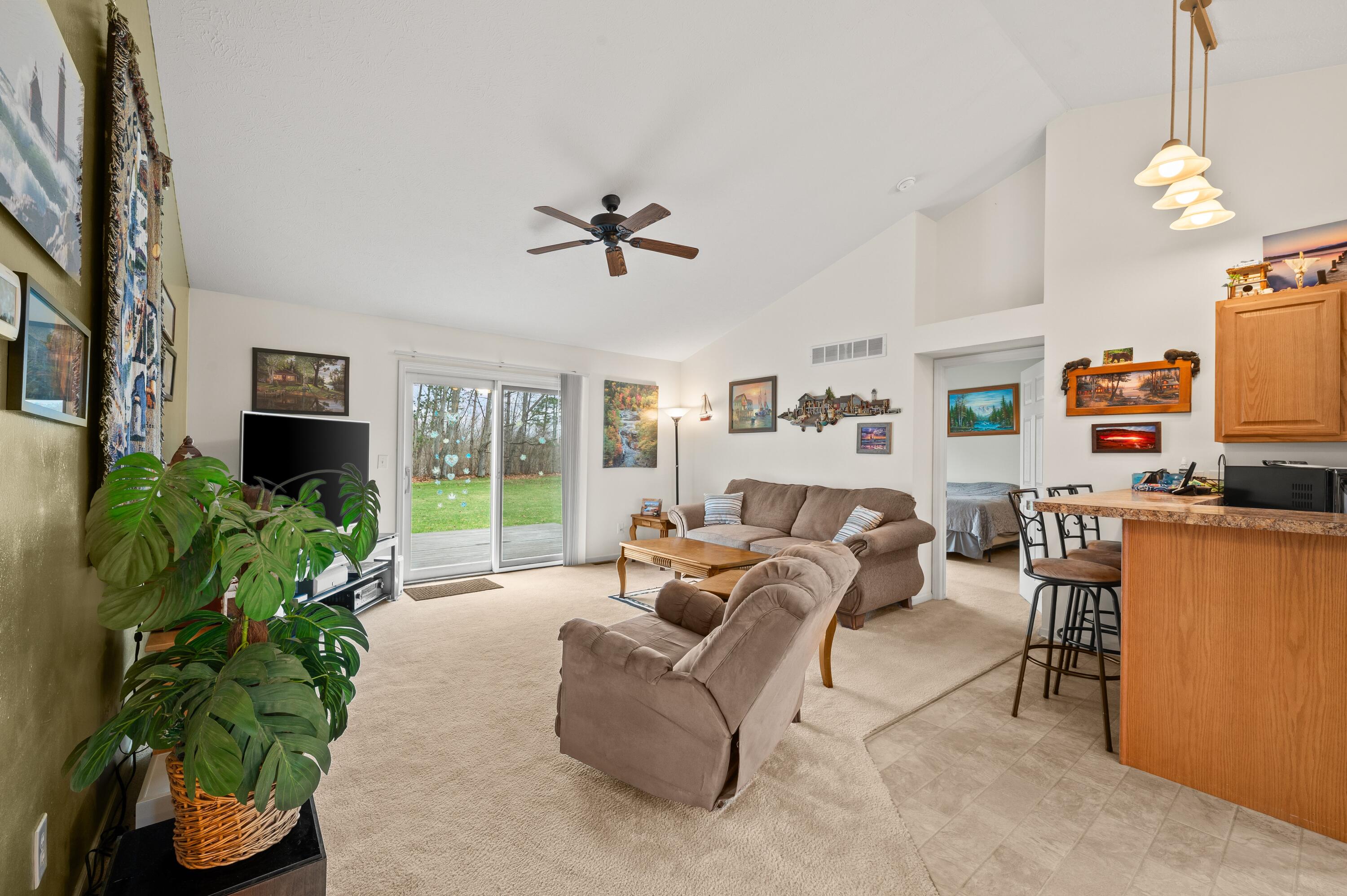 1540 Dodd Road Niles, MI 49120 - Photo 19 of 59 Living Room