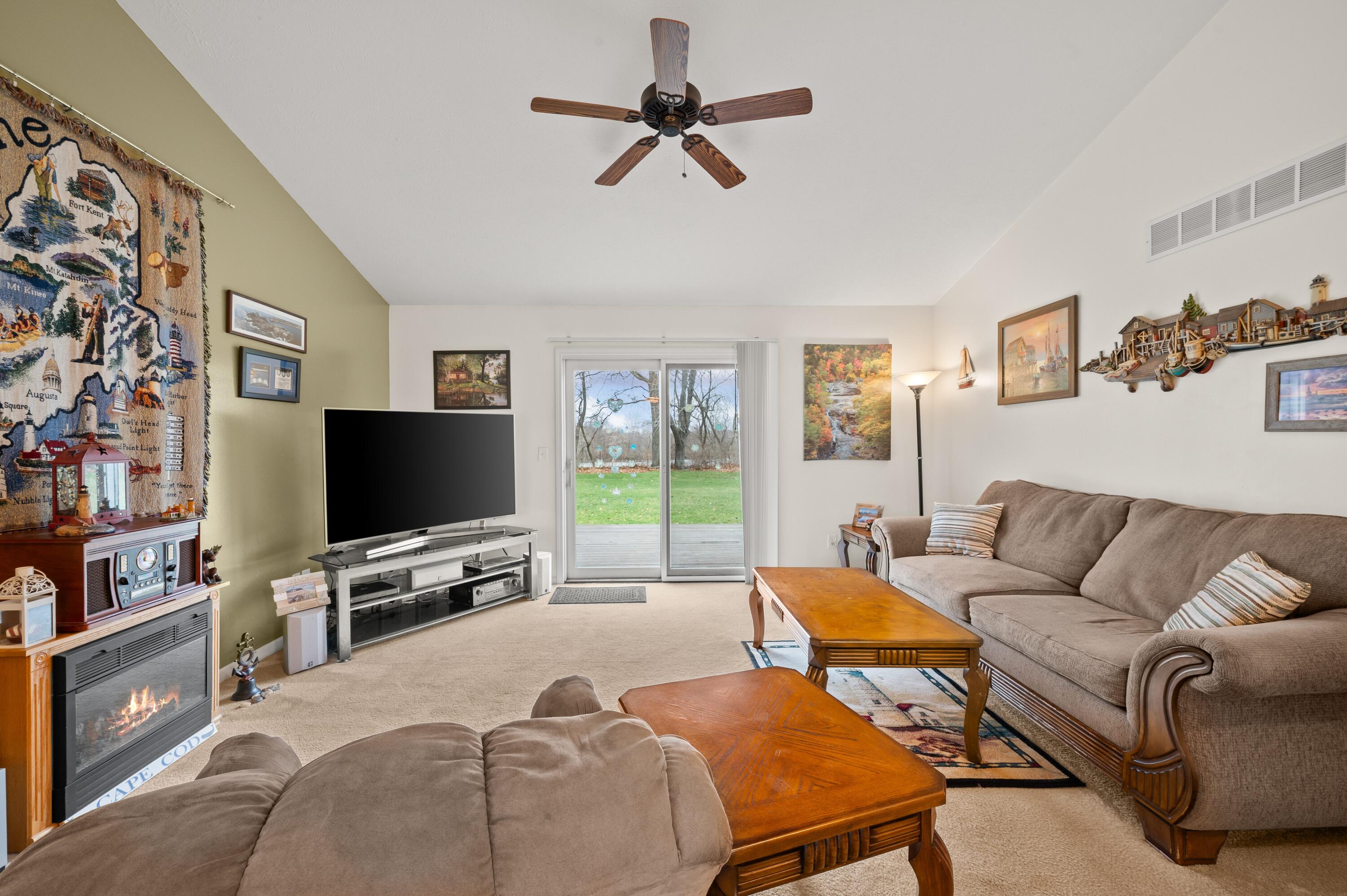 1540 Dodd Road Niles, MI 49120 - Photo 20 of 59 Living Room