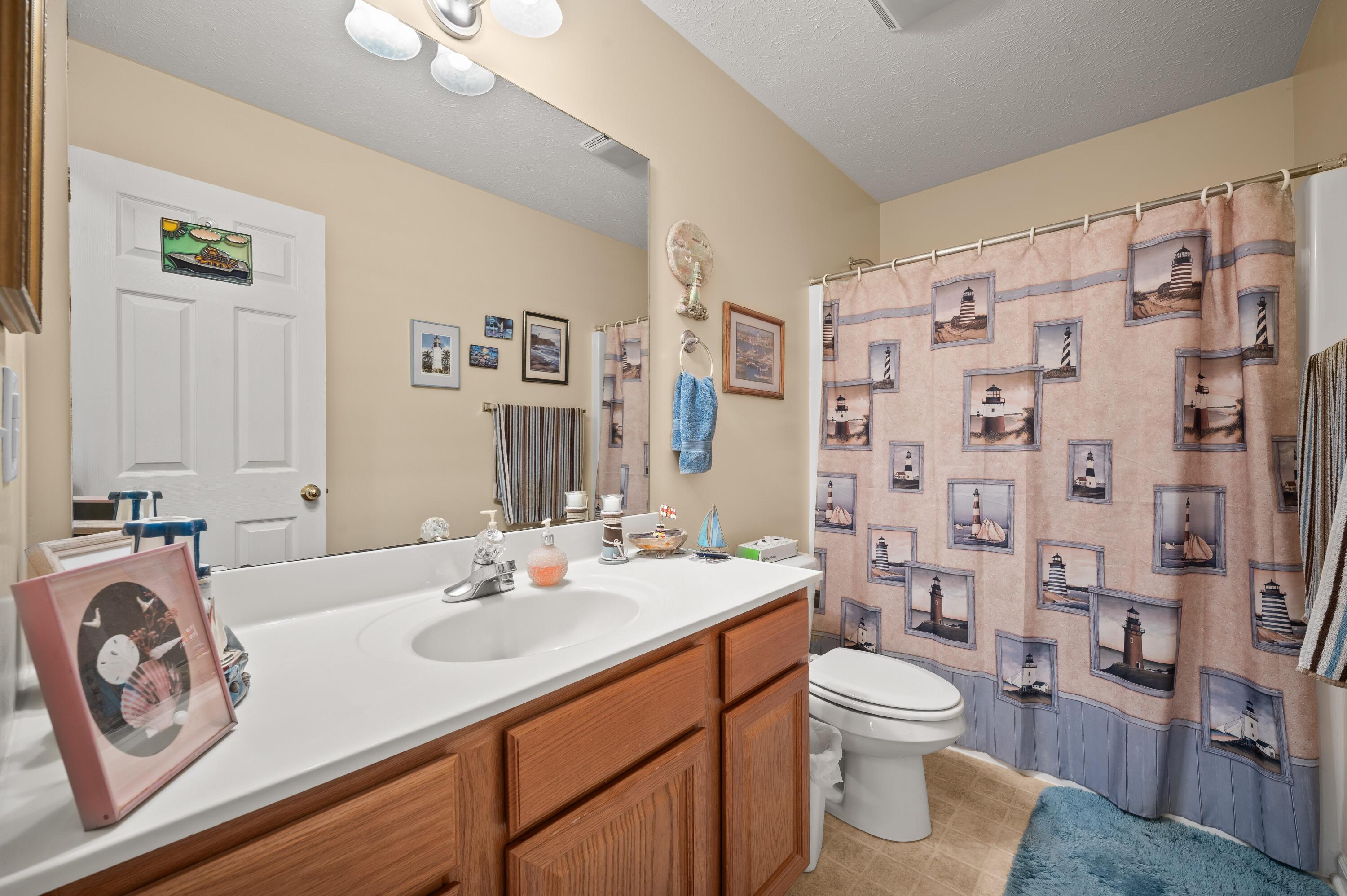 1540 Dodd Road Niles, MI 49120 - Photo 29 of 59 Bathroom 2