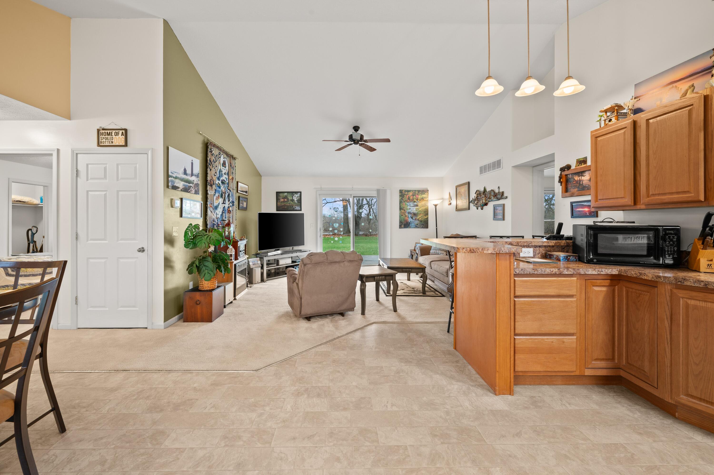 1540 Dodd Road Niles, MI 49120 - Photo 9 of 59 Front Entry inside