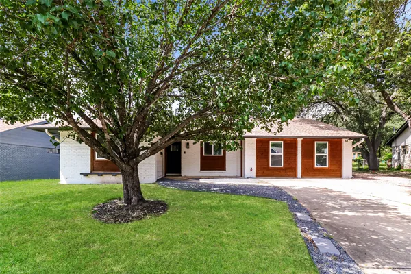 $3,200 | 2309 Southern Oaks Drive, Austin, TX 78745