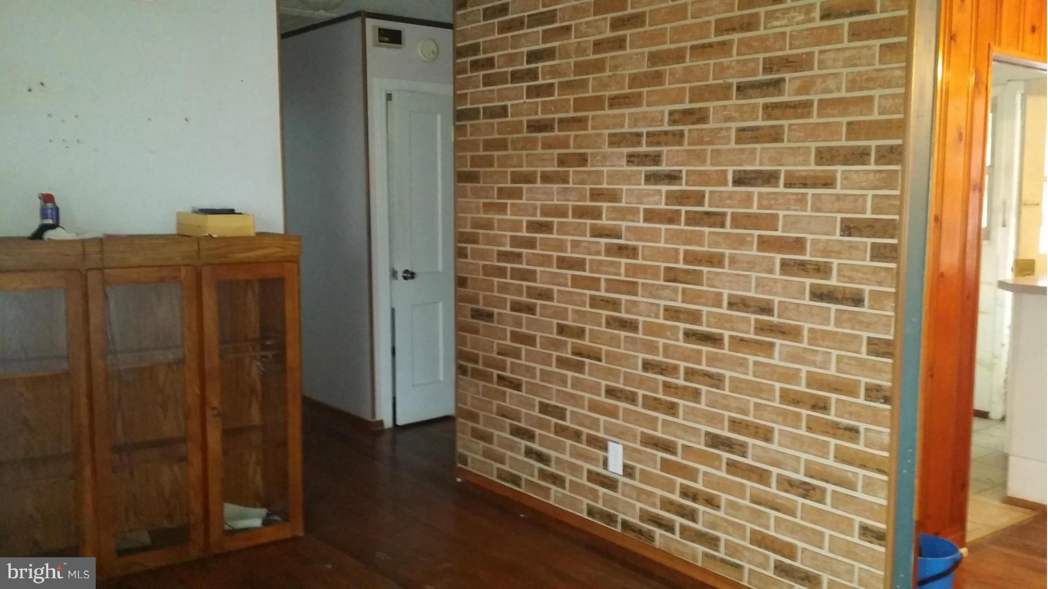 415 Elmwood Road Baltimore, MD 21206 - Photo 3 of 12 Living Room