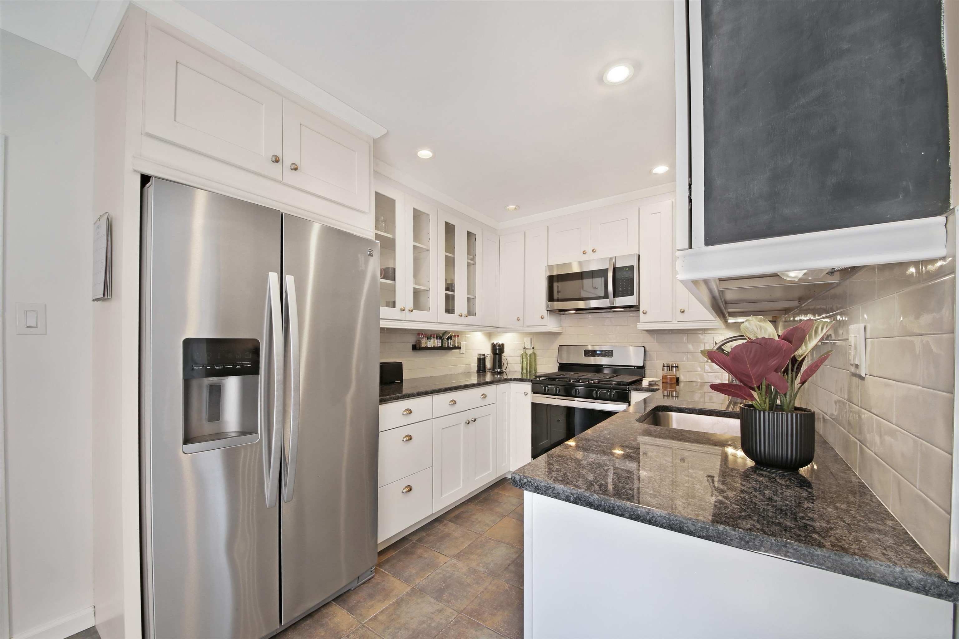 331 Varick Street, Unit 2 Jersey City, NJ 07302 - Photo 18 of 27