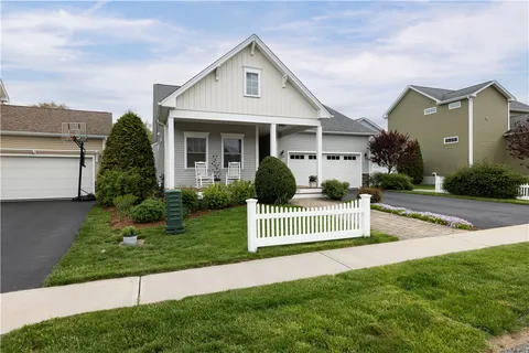 $749,900 | 55 Morningside Drive, North Kingstown, RI 02852