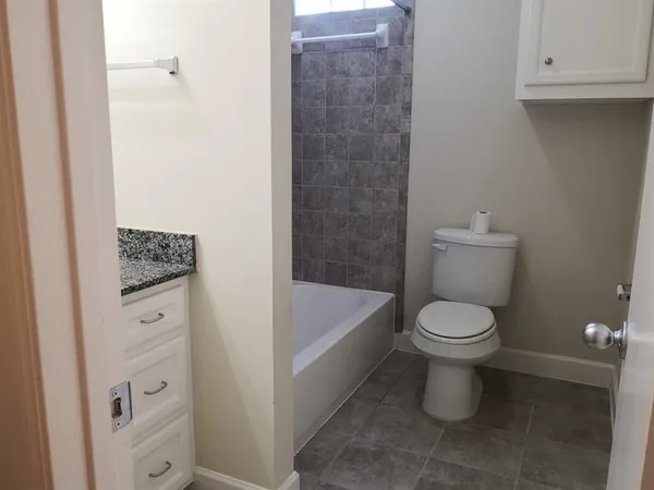 $1,900 | 2710 Hullsmith Drive, Unit 1502, Houston, TX 77063