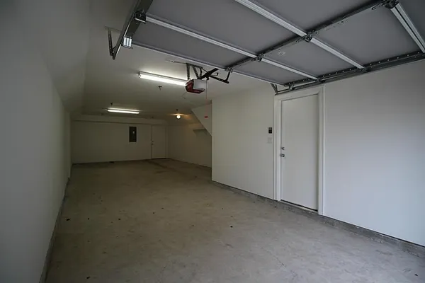 $1,900 | 2710 Hullsmith Drive, Unit 1502, Houston, TX 77063