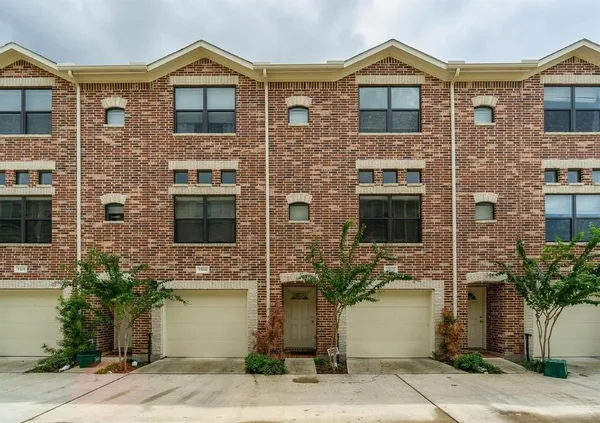 $1,900 | 2710 Hullsmith Drive, Unit 1502, Houston, TX 77063