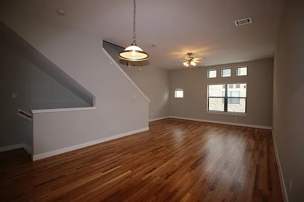 $1,900 | 2710 Hullsmith Drive, Unit 1502, Houston, TX 77063