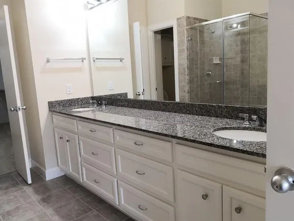 $1,900 | 2710 Hullsmith Drive, Unit 1502, Houston, TX 77063