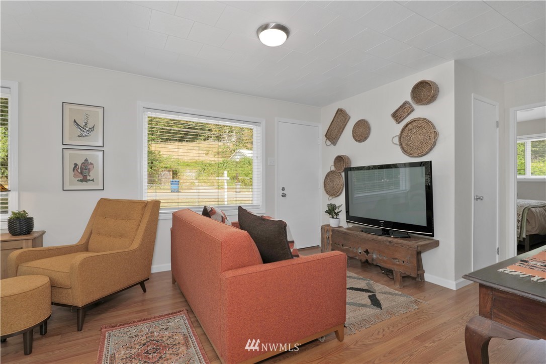 17617 Southeast May Valley Road Renton, WA 98059 - Photo 14 of 35