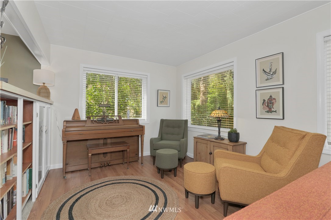 17617 Southeast May Valley Road Renton, WA 98059 - Photo 15 of 35