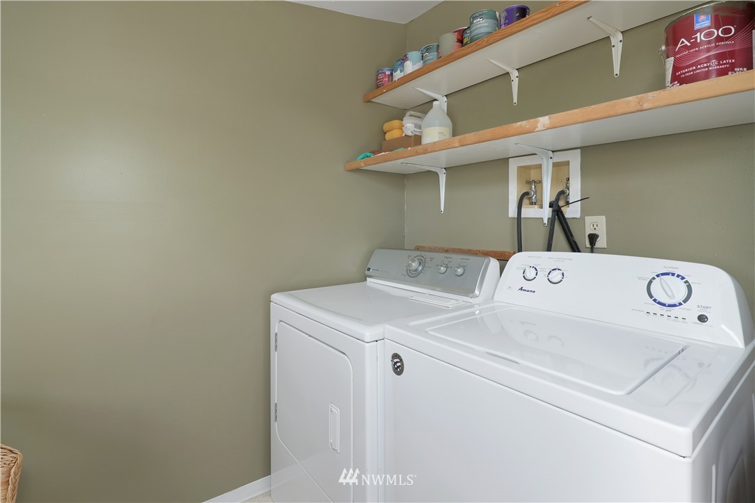 17617 Southeast May Valley Road Renton, WA 98059 - Photo 28 of 35