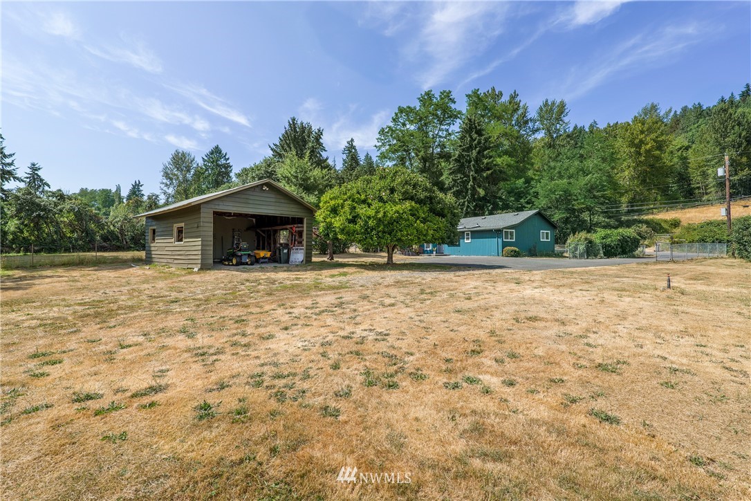 17617 Southeast May Valley Road Renton, WA 98059 - Photo 32 of 35