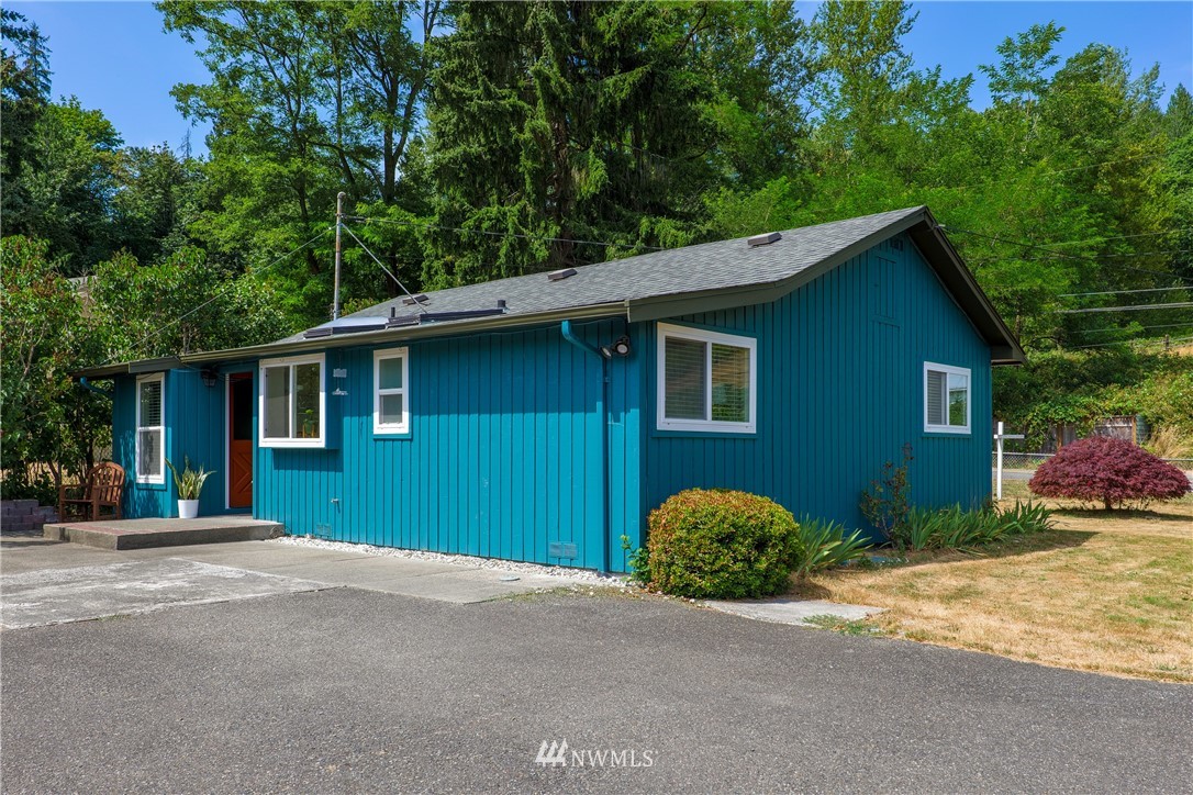 17617 Southeast May Valley Road Renton, WA 98059 - Photo 8 of 35