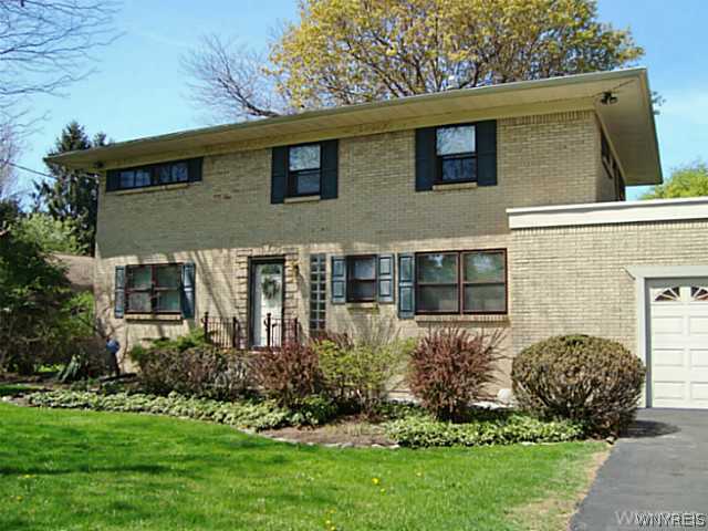 180 Brompton Road Amherst, NY 14221 - Photo 1 of 1 Exterior Front