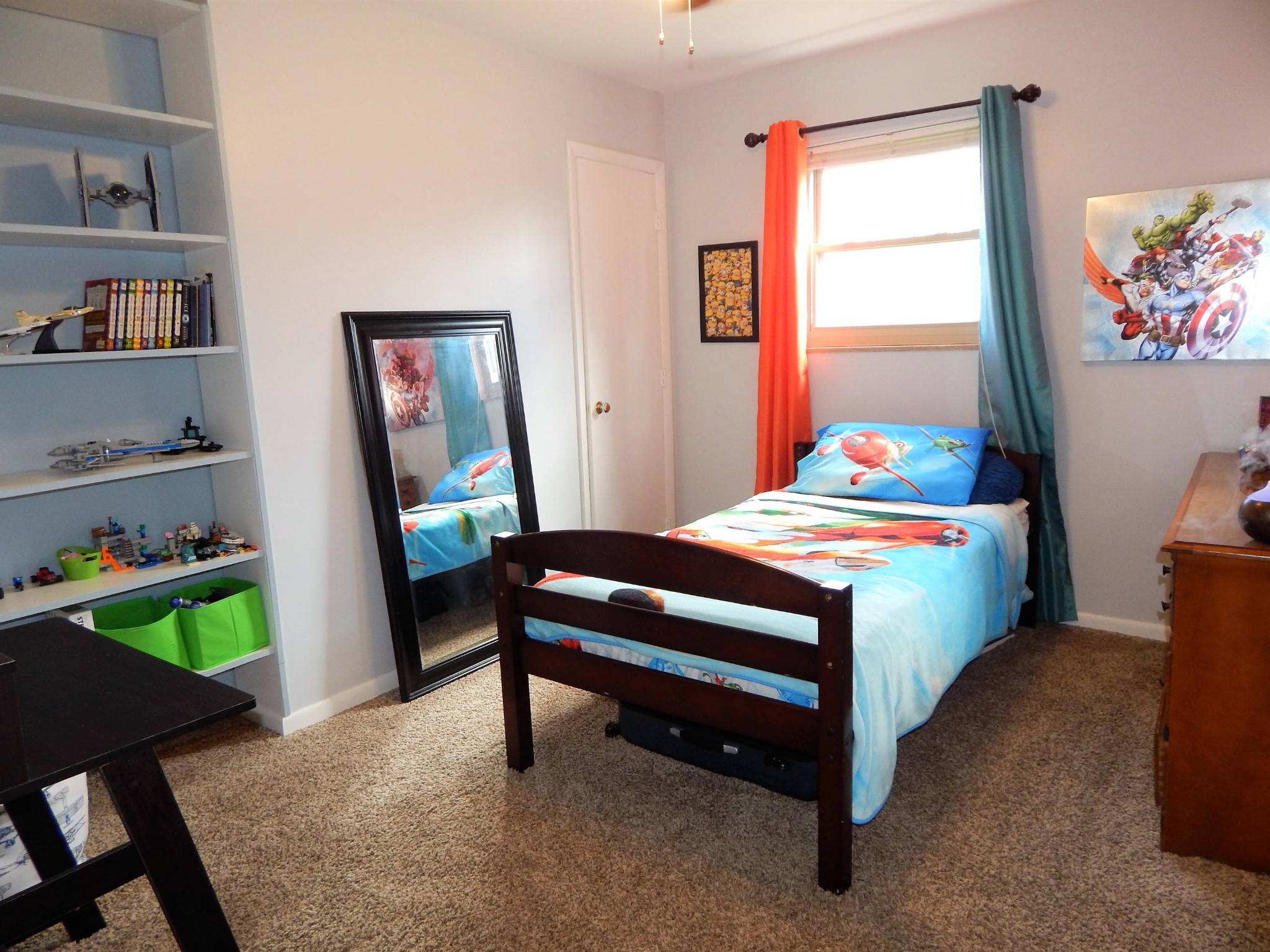 518 Gibbs Ferry Road Clinton, TN 37716 - Photo 11 of 25 a bedroom with a bed and a window