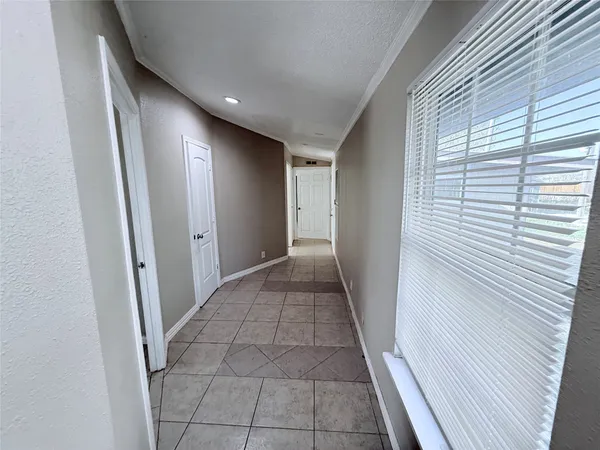 $2,000 | 9027 Puritan Way, Unit CR524, Rosharon, TX 77583