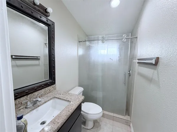 $2,000 | 9027 Puritan Way, Unit CR524, Rosharon, TX 77583