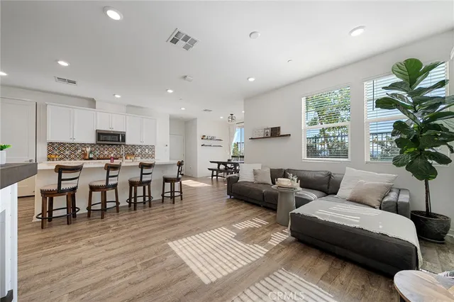 $699,999 | 803 Cherry, Upland, CA 91786