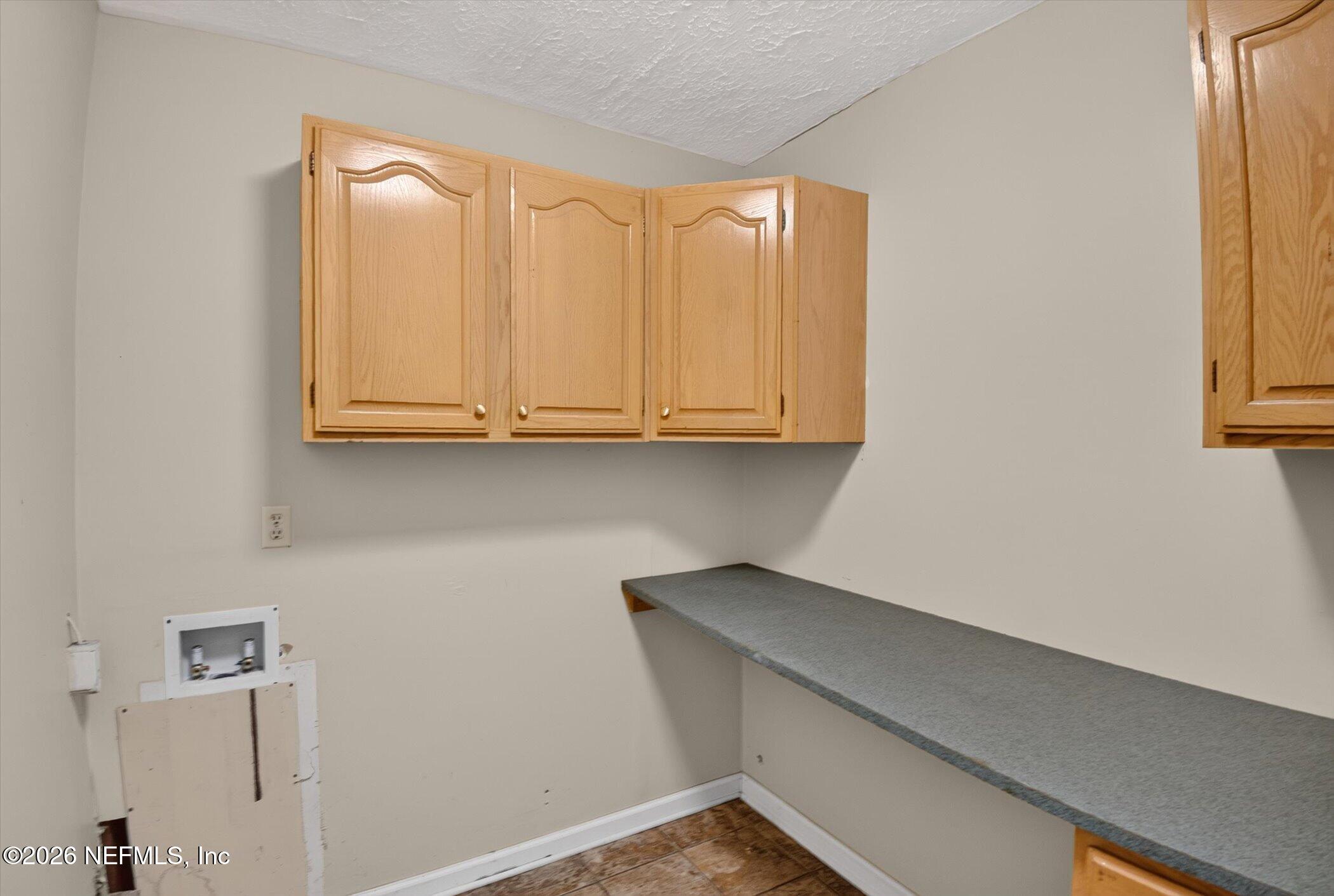 2705 Navajo Road Orange Park, FL 32073 - Photo 47 of 58 47-2705-Navajo-Rd-WindowStill-Photograph