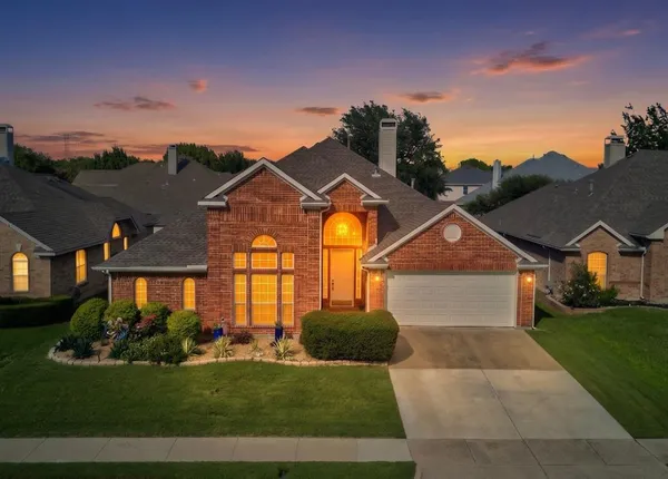 $400,000 | 6303 Clear Pool Drive, Arlington, TX 76018