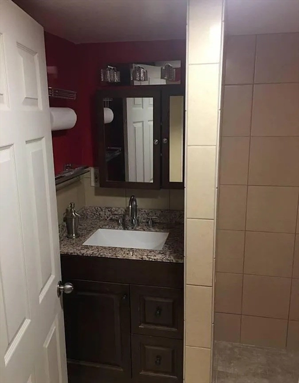338 Riverside Avenue, Unit B Medford, MA 02155 - Photo 4 of 10