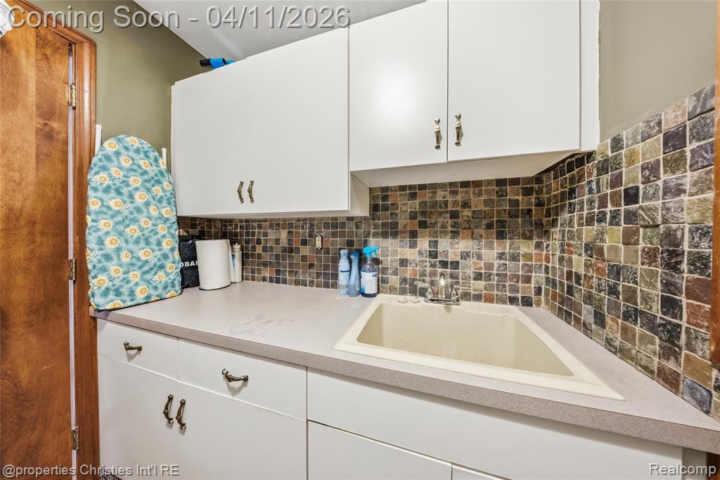 24760 Arsenal Road Flat Rock, MI 48134 - Photo 51 of 61