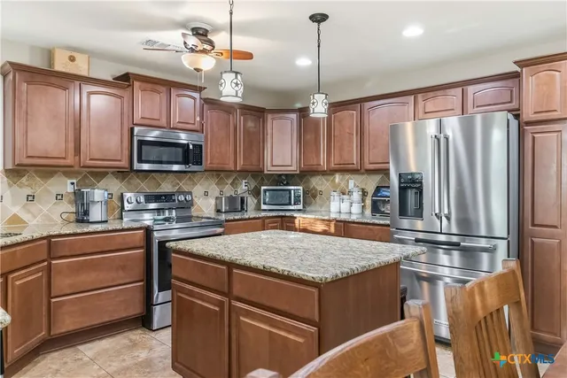 $499,000 | 2450 Grandview Forest, Canyon Lake, TX 78133