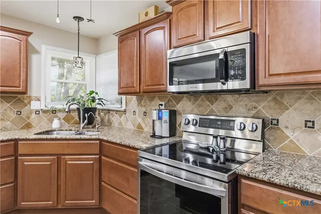 $499,000 | 2450 Grandview Forest, Canyon Lake, TX 78133