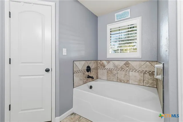 $499,000 | 2450 Grandview Forest, Canyon Lake, TX 78133