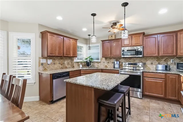 $499,000 | 2450 Grandview Forest, Canyon Lake, TX 78133