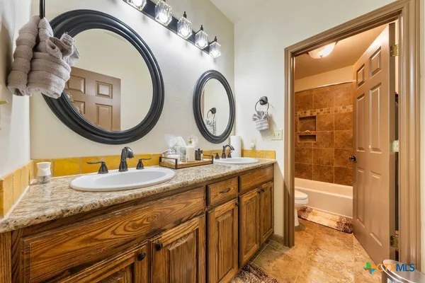 $2,550,000 | 1694 County Road 102, Llano, TX 78643