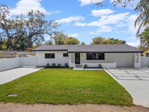 $949,900 | 610 Northeast 164th Terrace, North Miami Beach, FL 33162