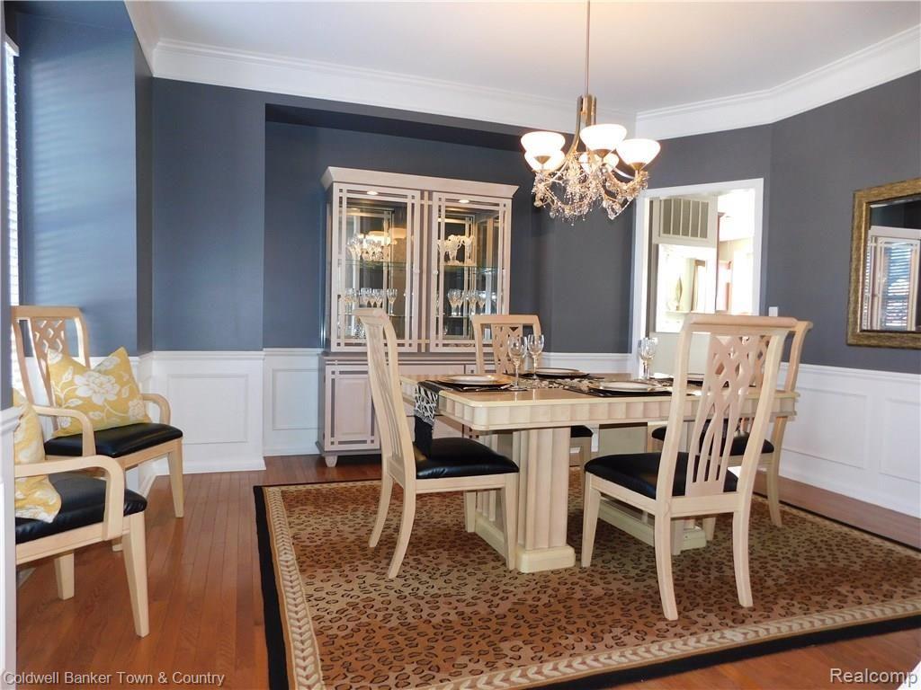 Dining Room.JPG