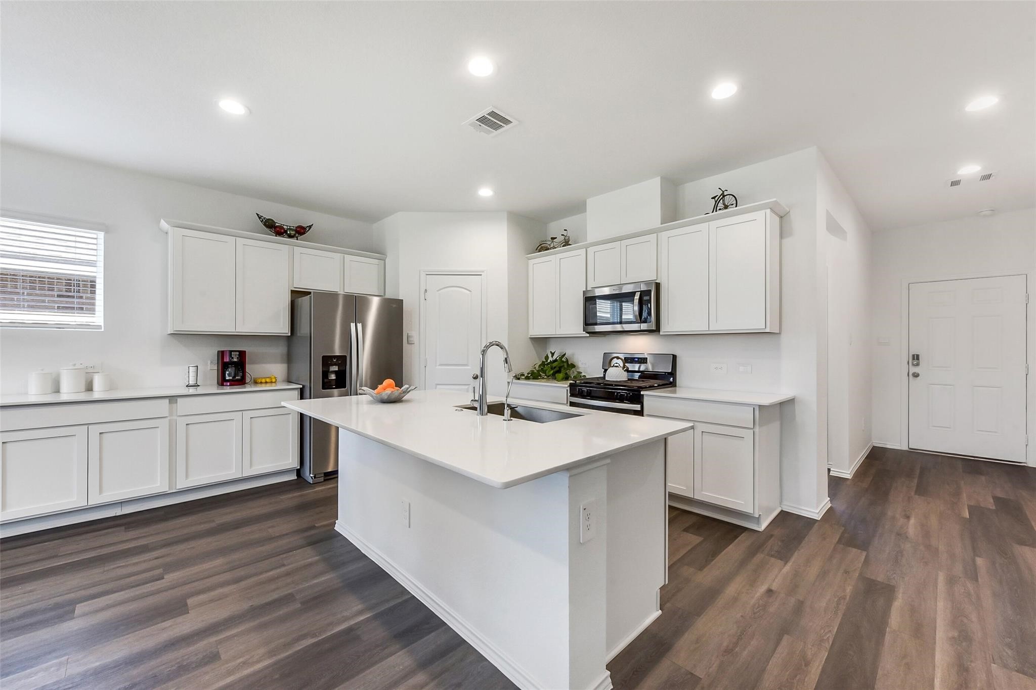 4985 Blue Beetle Rdg Drive Katy, TX 77493 - Photo 4 of 40