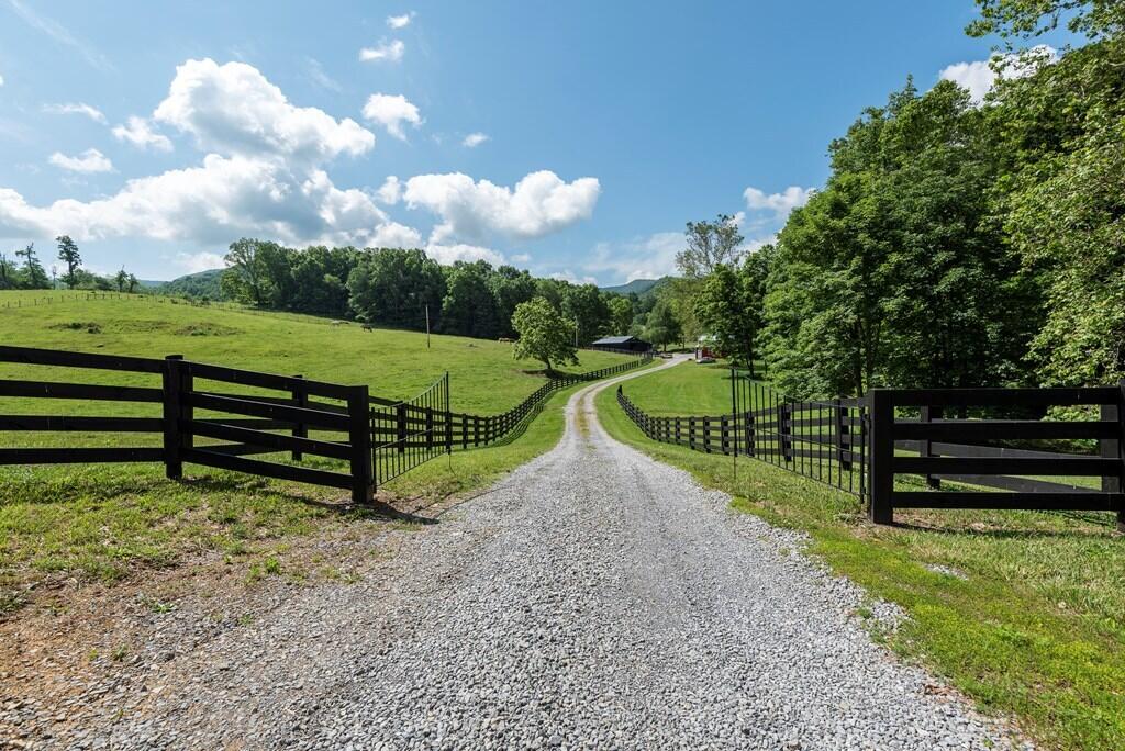 37220 Widener Valley Road Glade Spring, VA 24340 - Photo 4 of 70 86977_2
