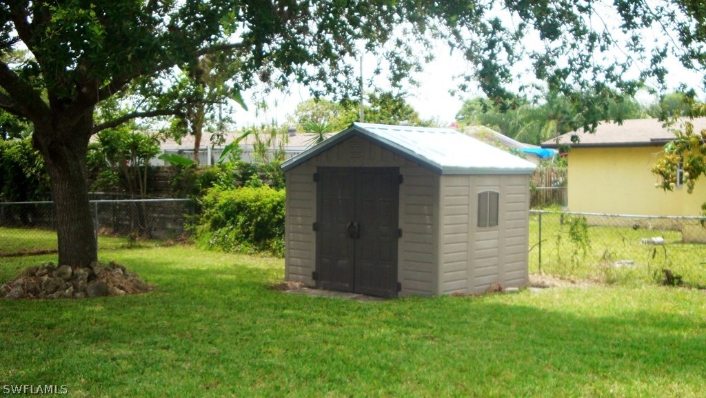 2227 Carrell Road Fort Myers, FL 33901 - Photo 10 of 24 Gallery Image 10
