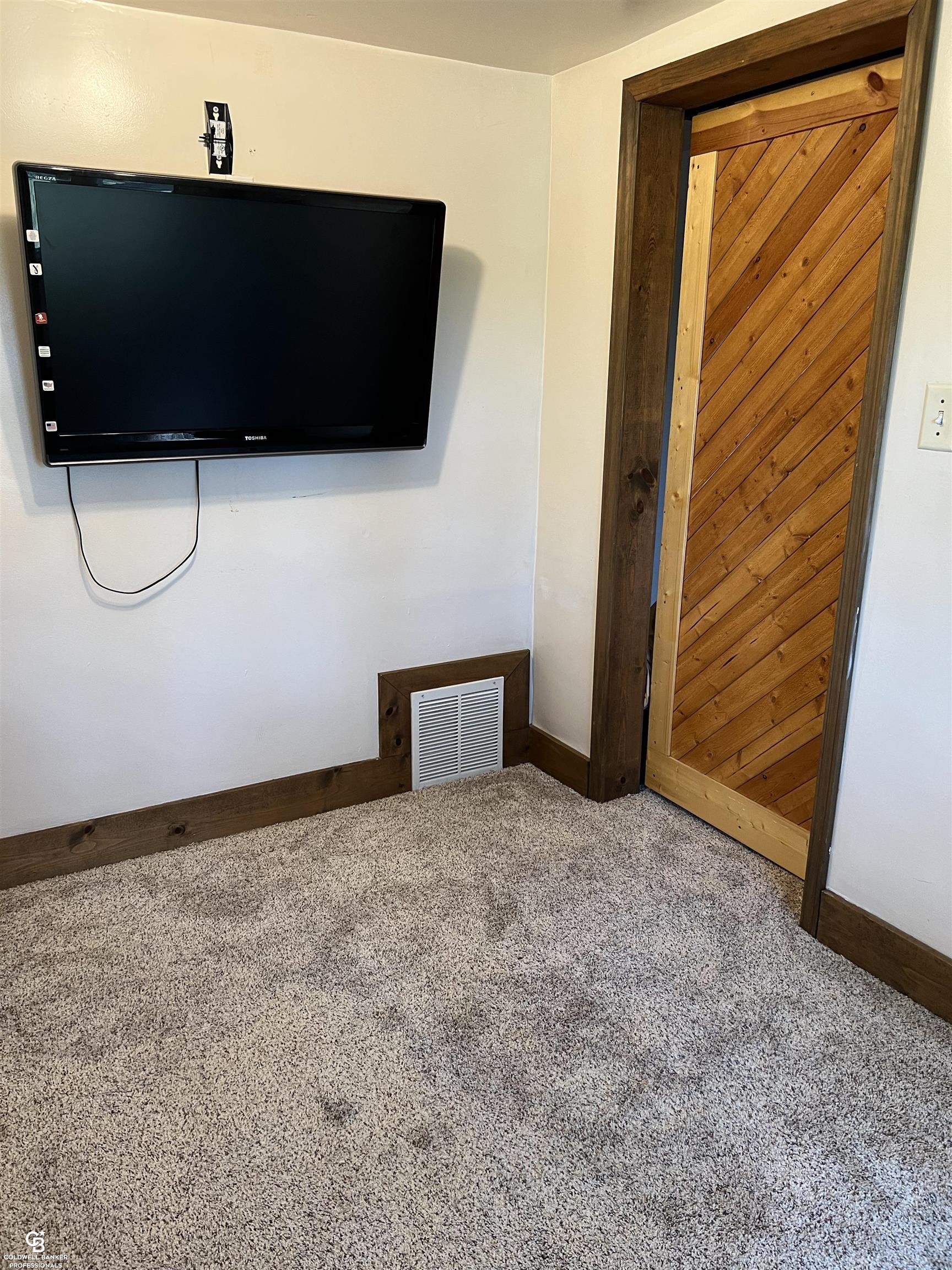 8850 Sand Beach Road Harbor Beach, MI 48441 - Photo 21 of 38 This TV will Stay with the Home