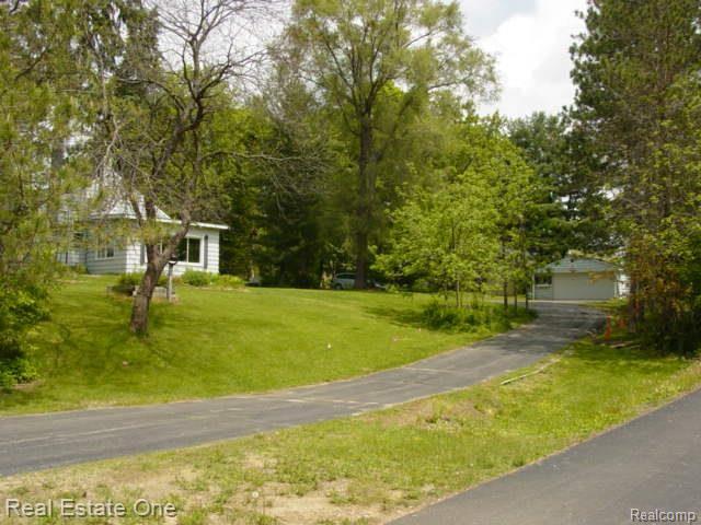 10361 North Rushton Road South Lyon, MI 48178 - Photo 33 of 33 DSC04428.jpg