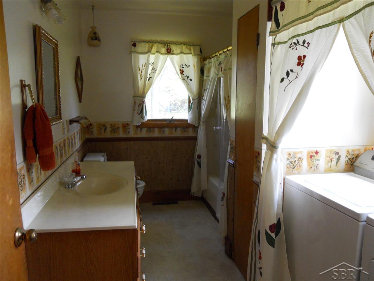 6917 Sohn Road Vassar, MI 48768 - Photo 12 of 30 31290529-11.JPG