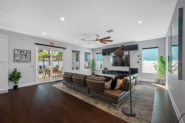 $12,000 | 902 West Plymouth Street, Tampa, FL 33603