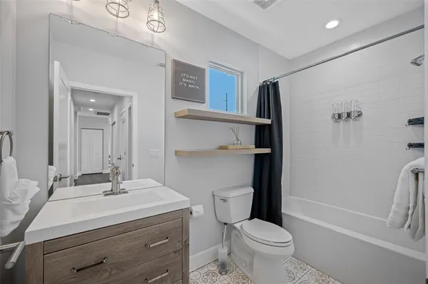 $12,000 | 902 West Plymouth Street, Tampa, FL 33603